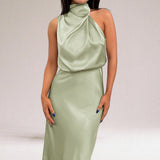 Flavia™ | Vestido Halter de Cetim Glamouroso