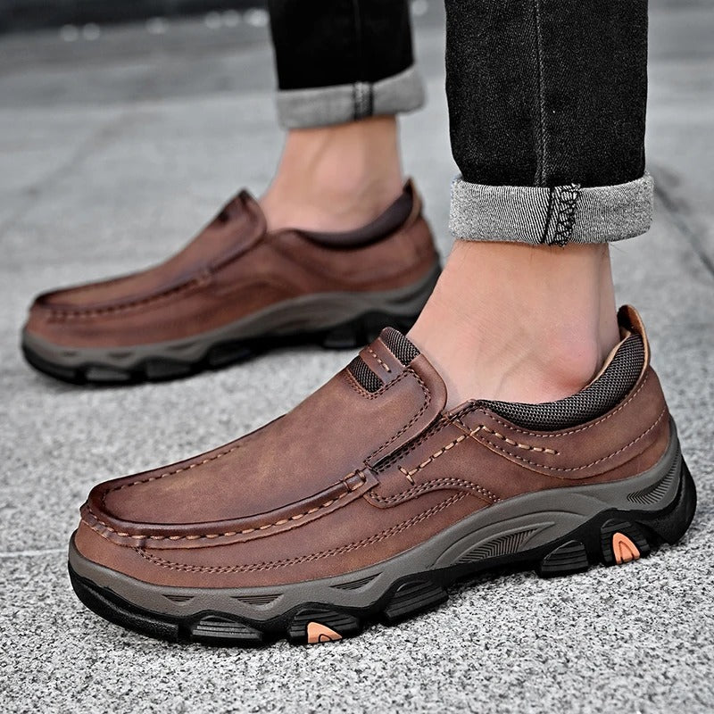Sapatos de couro elegantes