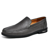 Mocassins elegantes em pele