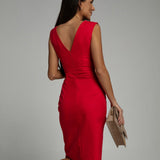 Fresia | Vestido justo com decote em V e fenda