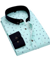 Branco com estampado de âncora em azul-marinho