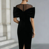 Regina ❘ Vestido Midi em Veludo Preto Dramático com Laço