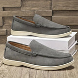 Mocassins elegantes em pele