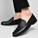 Mocassins elegantes em pele