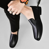 Mocassins elegantes em pele