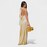 Vestido com laço de cetim