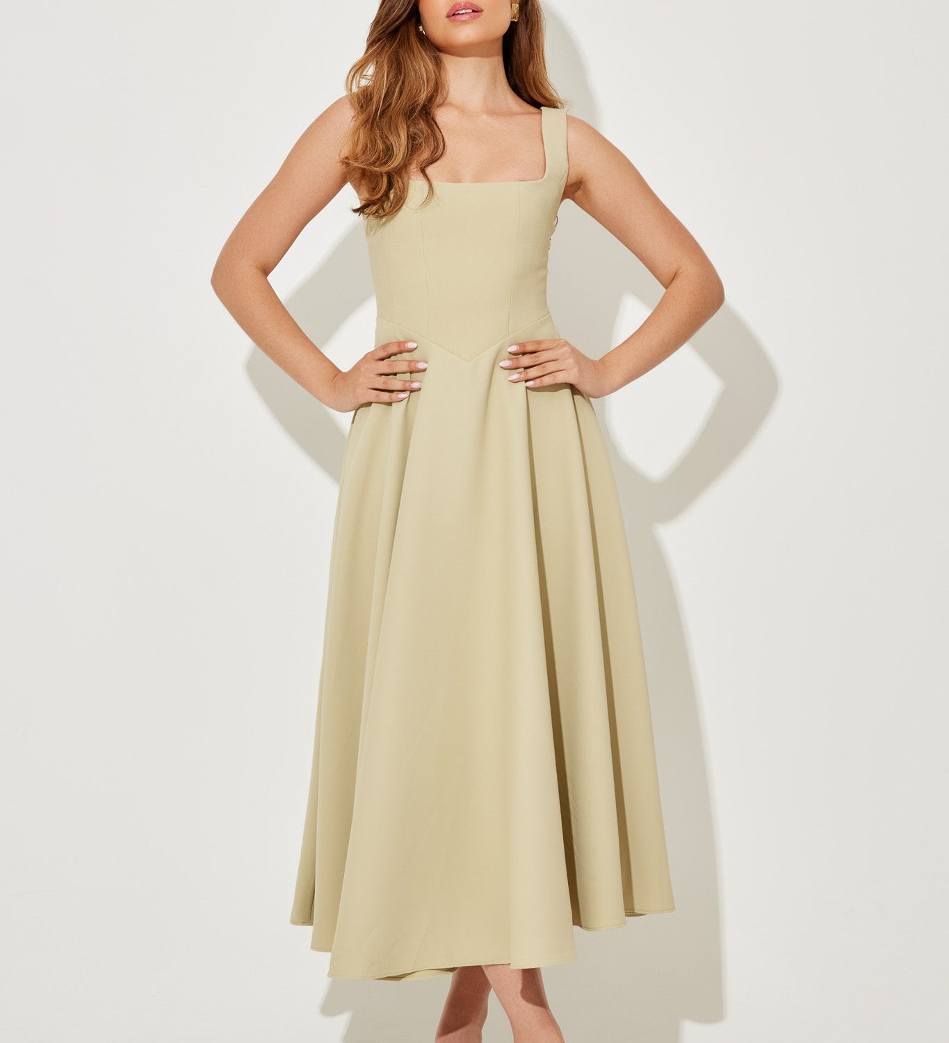 Amelia™ | Vestido midi fluido e atemporal