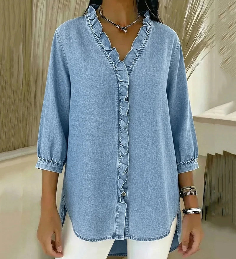 Adele | Blusa em denim fluido com decote em V e volante