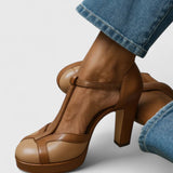Moda Lusitana - Pumps Elegantes com Tira