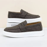 Sapatos de couro chiques