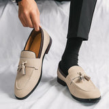 Mocassins elegantes com borla