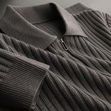 Camisola elegante com padrão às riscas e fecho de correr