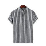 Camisa elegante de manga curta às riscas