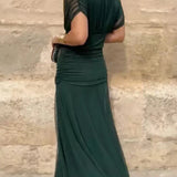 Vestido elegante com decote em V