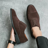Sapatos de camurça chiques