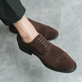 Sapatos de camurça chiques