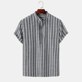 Camisa elegante de manga curta às riscas