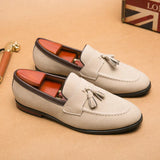 Mocassins elegantes com borla