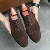 Sapatos de camurça chiques
