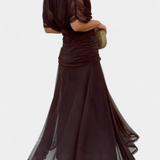 Vestido elegante com decote em V