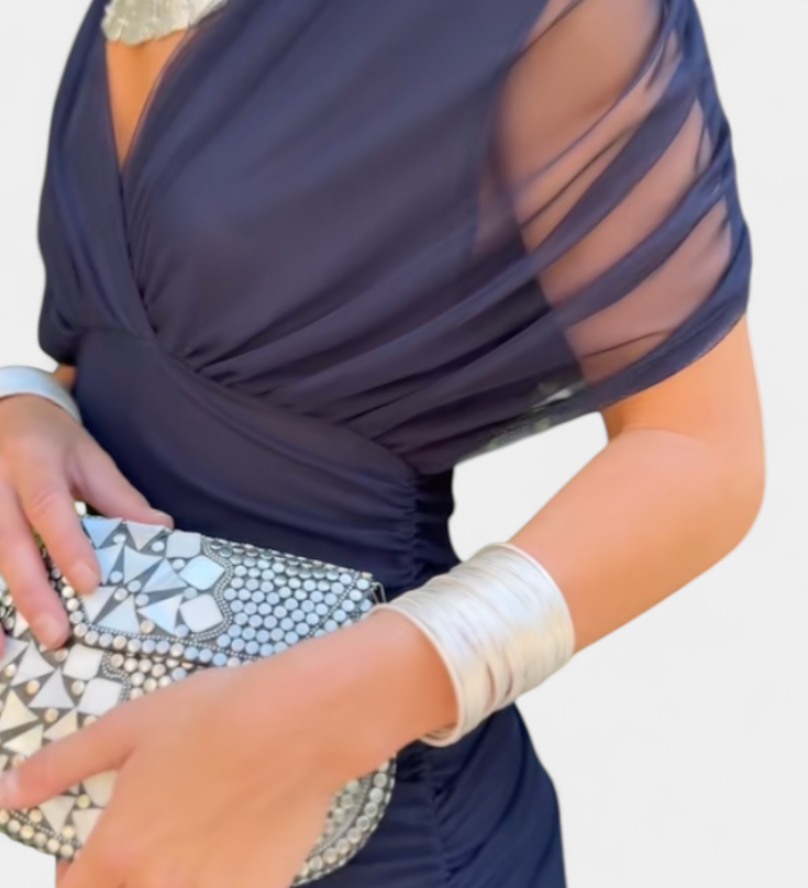 Alondra - Vestido longo Alondra com estampa floral e decote em V