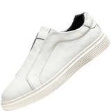 Sapatos clássicos de couro slip-on