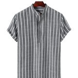 Camisa elegante de manga curta às riscas