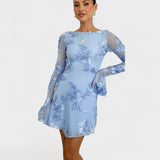 Júlia - Vestido com encanto floral