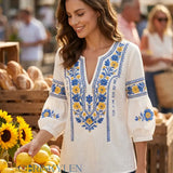 Moda Lusitana - Blusa Artística com Flores e Decote em V