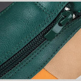 Sapatos de couro com fecho