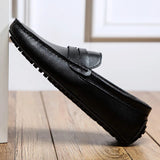 Mocassins casuais de verão em pele