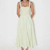 NOMI™ | Vestido midi com decote quadrado