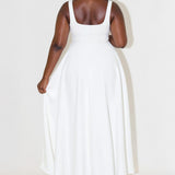 NOMI™ | Vestido midi com decote quadrado