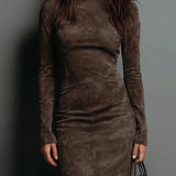Ilaria - Vestido Midi em Suede com Gola Alta e Mangas Longas