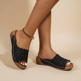 Emőke – sandália ergonómica com recorte floral