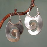 Moda Lusitana - Brinco Espiral Contemporâneo