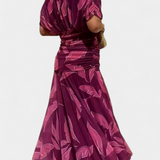 Magda™ | Vestido largo de flores com decote em V