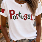 Camiseta feminina com estampa artística temática do oceano em apoio ao futebol português