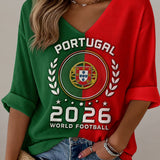 Camiseta com Gola em V e Estampa Artística Feminina com Tema de Futebol Português