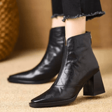 Moda Lusitana - Botas Elegantes com Salto de Madeira