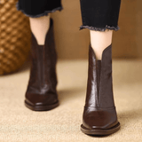 Moda Lusitana - Botas Elegantes com Salto de Madeira